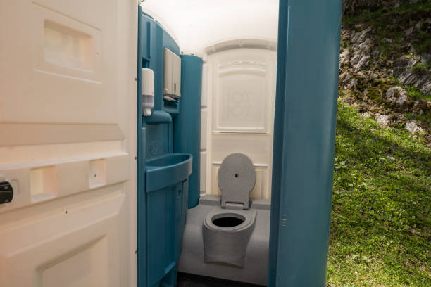 Best Portable bathroom rental  in Everett, MA